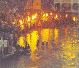 Aarti being performed on the banks of the Ganga